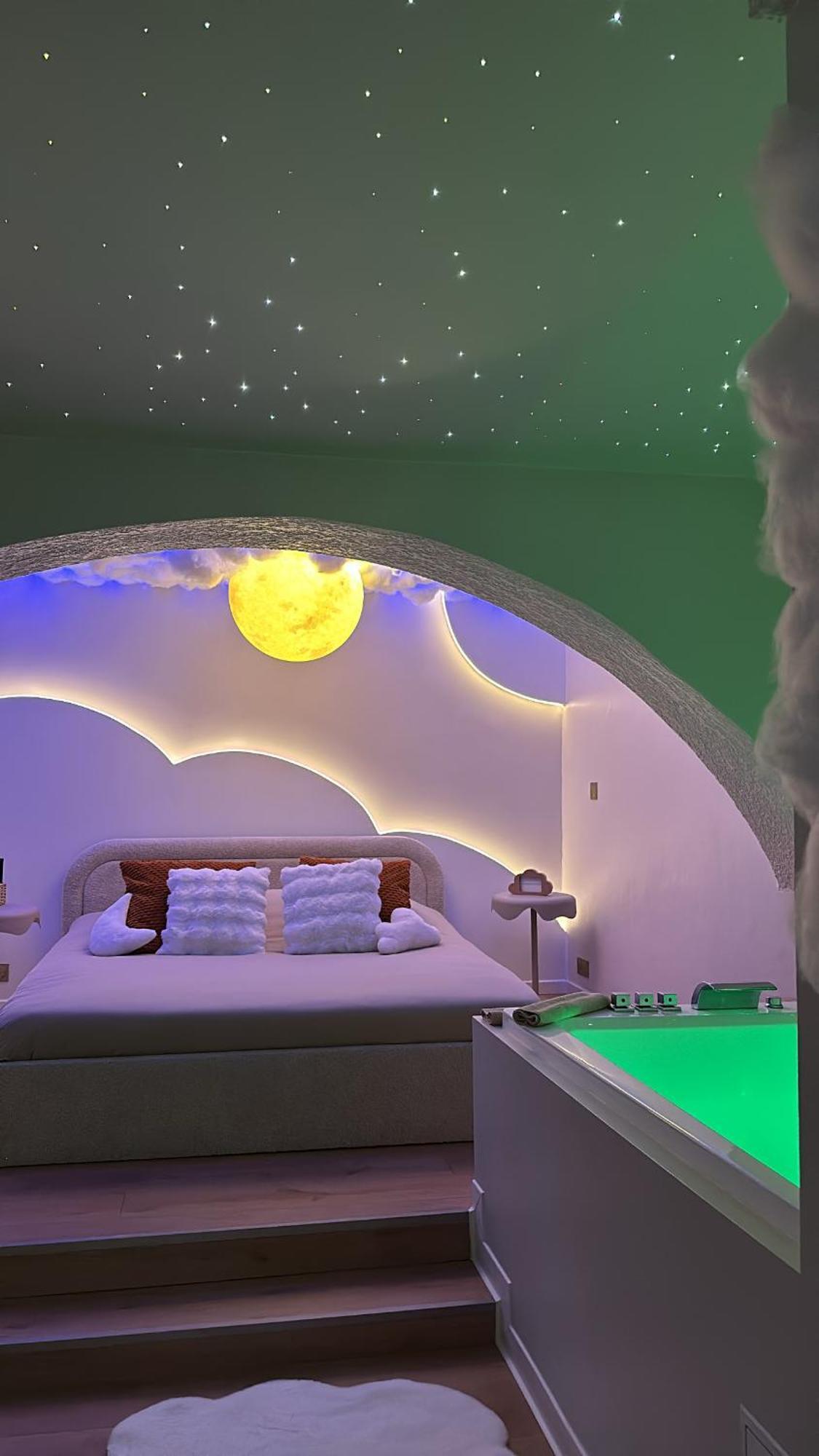 Moon Room, Nuit Insolite - Ollioules Toulon Var المظهر الخارجي الصورة
