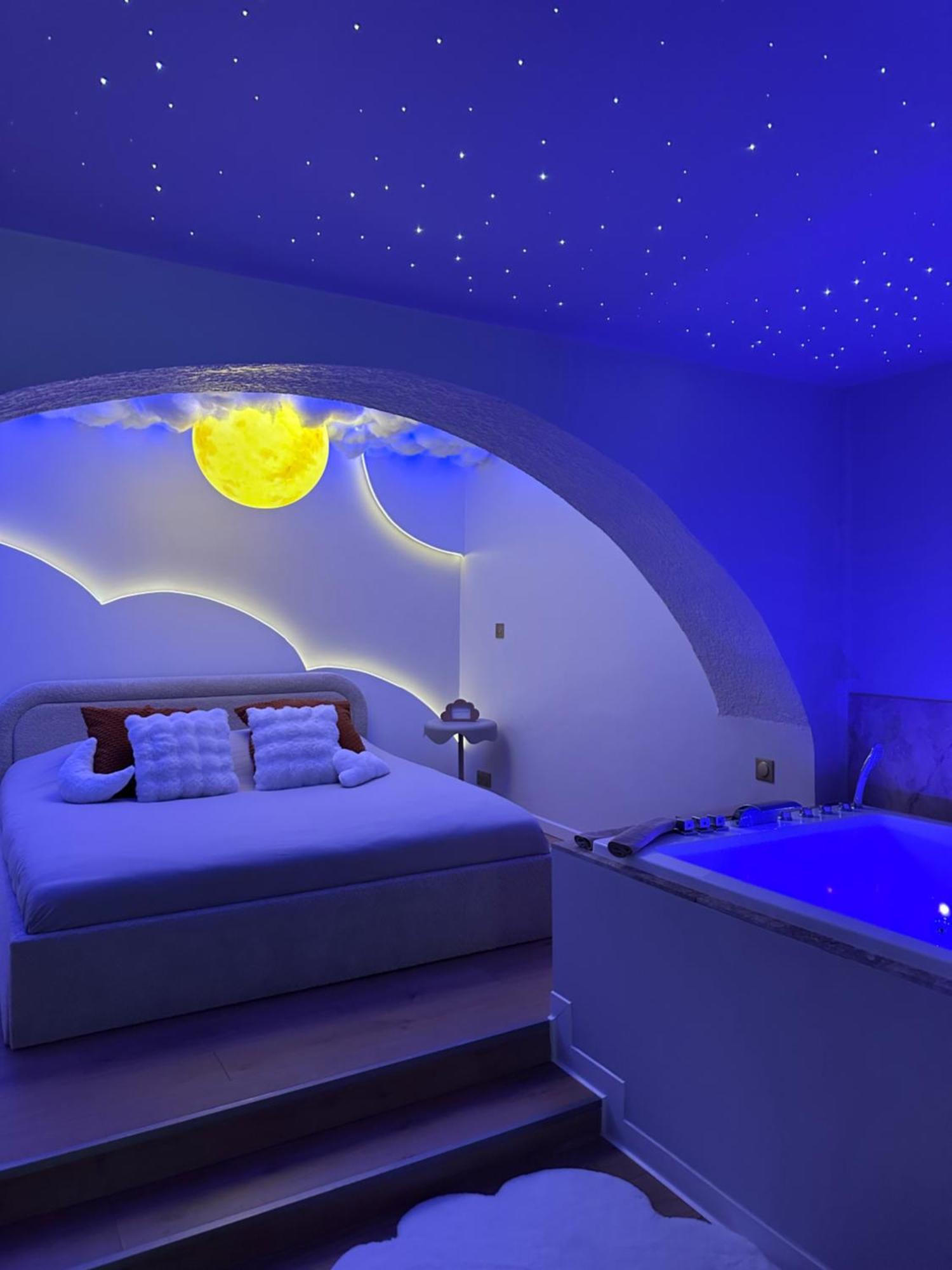 Moon Room, Nuit Insolite - Ollioules Toulon Var المظهر الخارجي الصورة